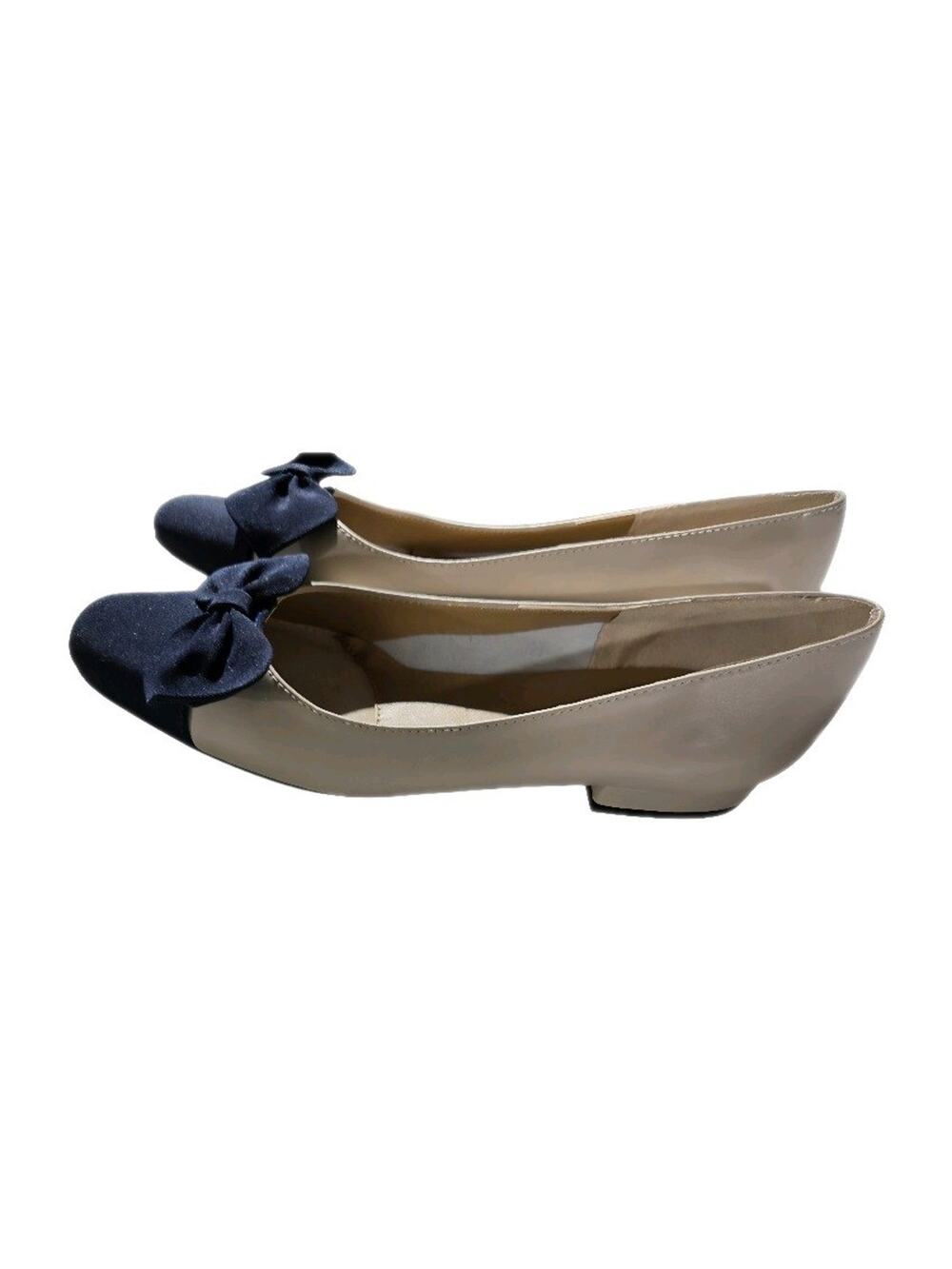 VANELi Favor Ballet Flats Bone Cream Navy Blue Bow Cap Toe Leather Size 7. 5 SS